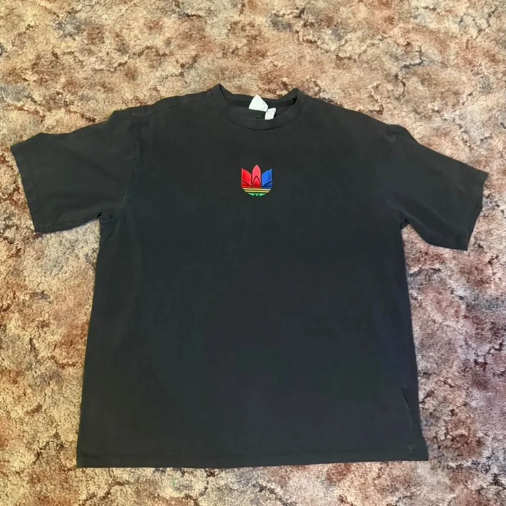 Vintage 00s Adidas black embroidered Center Logo Size Small Baggy